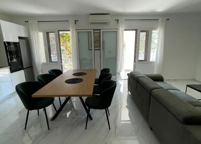 Seaside Anticevic Апартаменты *